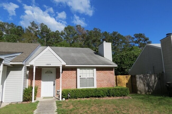 Building Photo - 2BR/2BA Townhome