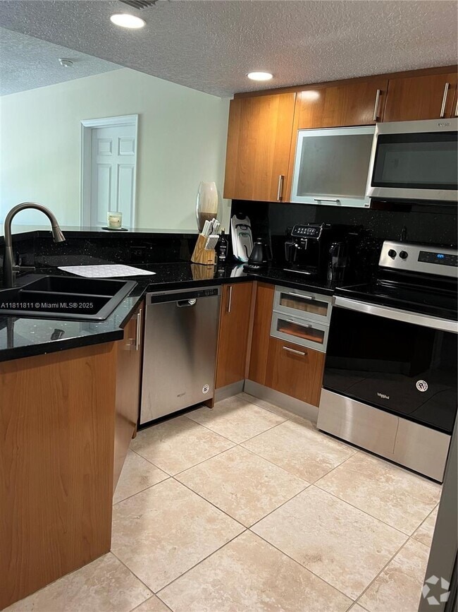 Building Photo - 201 Golden Isles Dr Unit APT 210