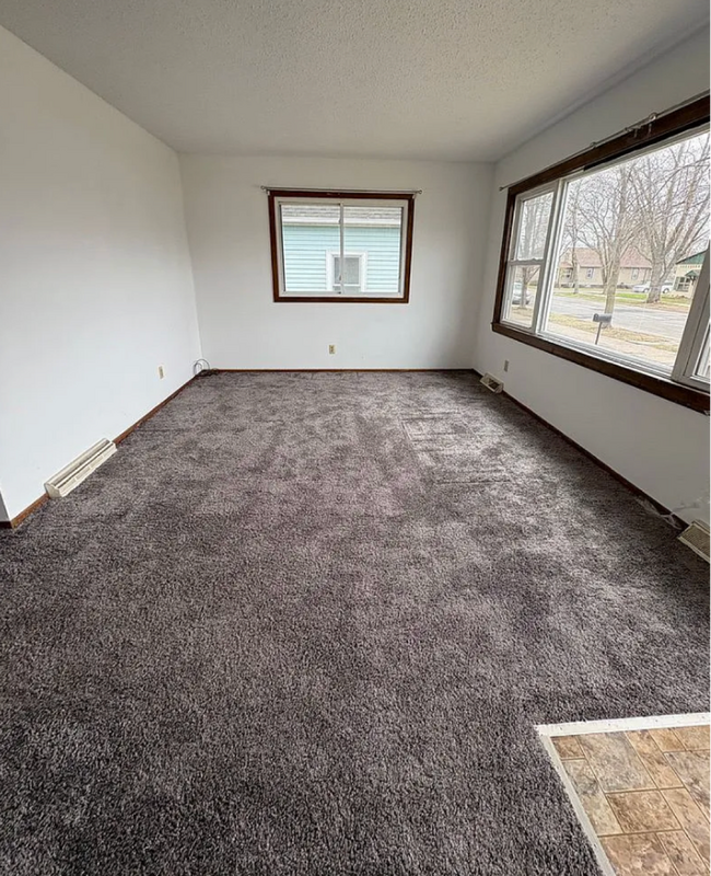 Building Photo - 2712-2714 Harvey Unit 2712