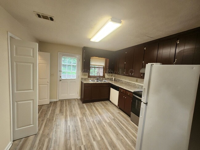 Photo - 2101 Wexford Dr