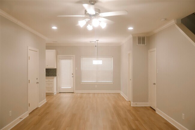 Photo - 5951 S Loop E Unit 38