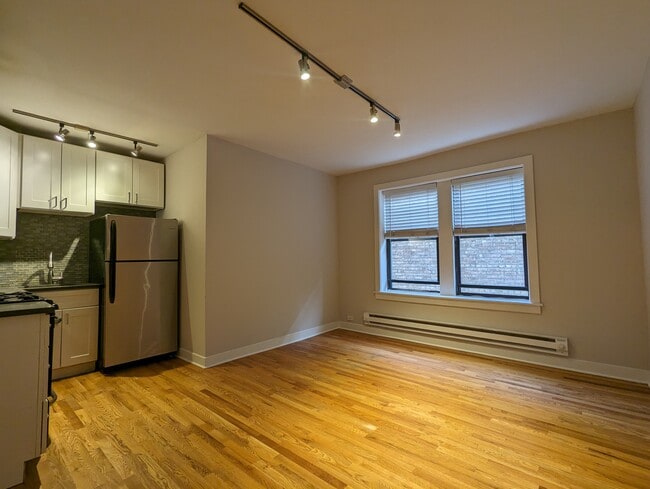 Building Photo - 2430 N Kedzie Blvd Unit 205