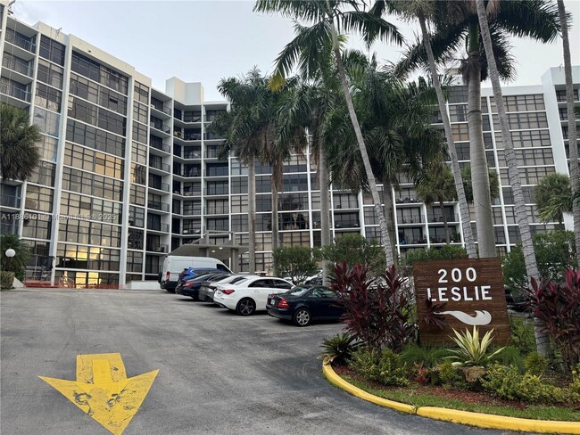 Photo - 200 Leslie Dr Unit 201