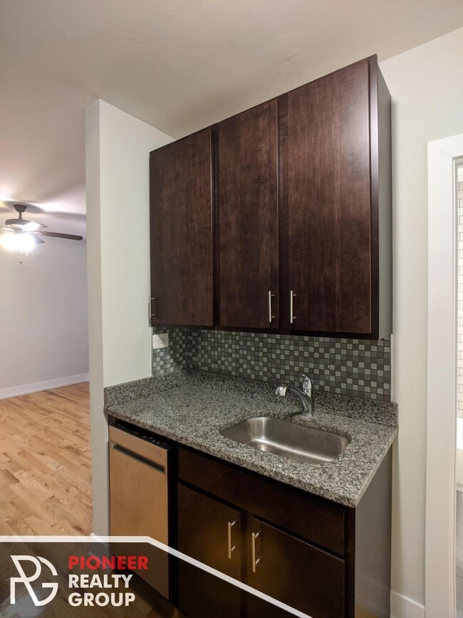 Photo - 813 W Cornelia Ave Unidad 821A-213