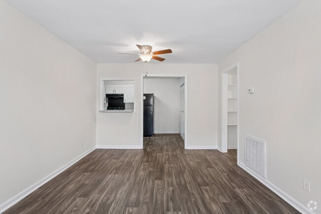 El Dogwood Plus 2 habitaciones, 1 baño - 862 pies cuadrados - Sala de estar - Brookview