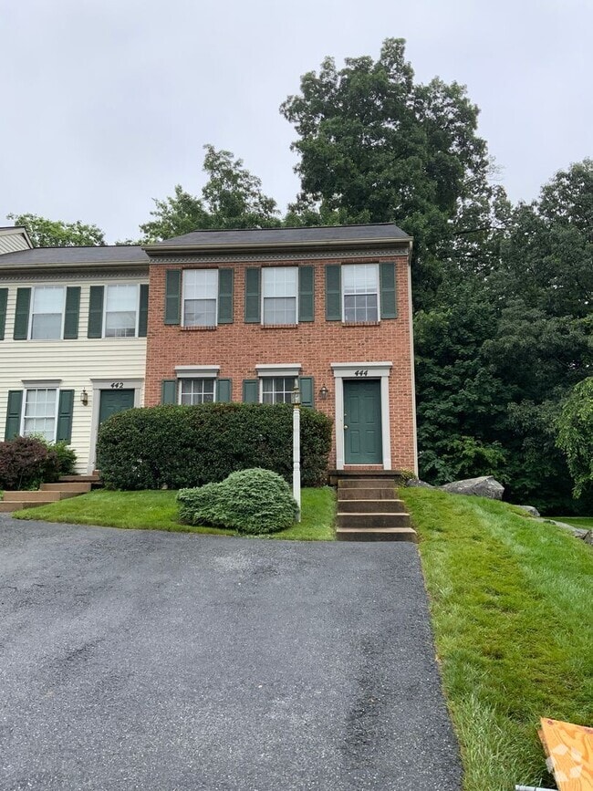 Building Photo - 444 Rockwood Dr Rental