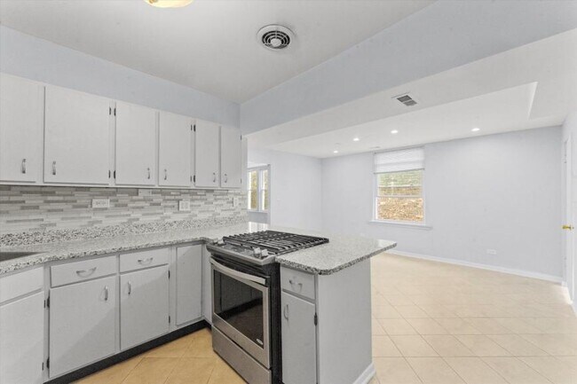 Photo - 2 bedroom in Chicago IL 60630 Unidad 2