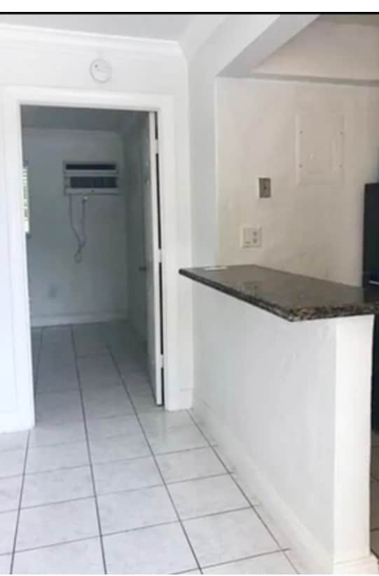 Photo - 1014 Salzedo St