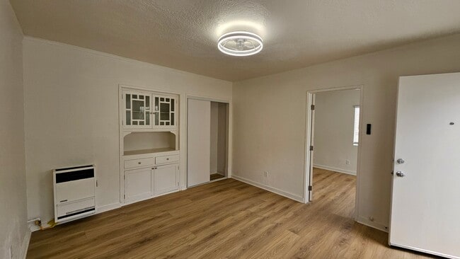 Photo - 465 1/2 N Boylston St Unidad 463A