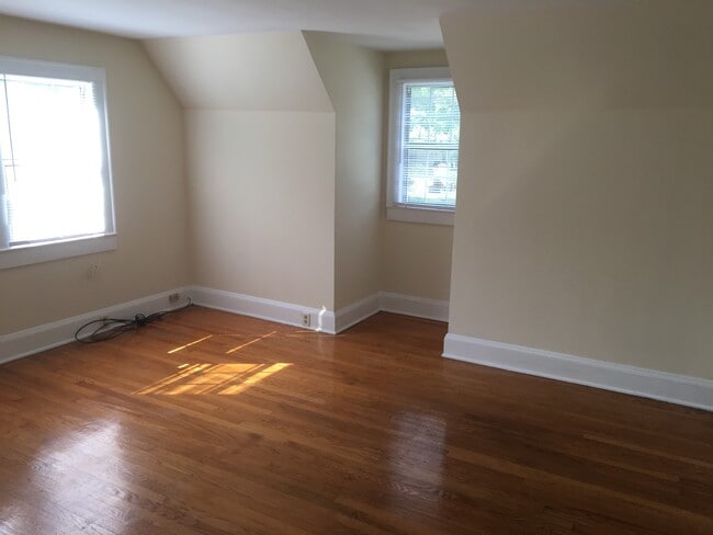 Photo - 170 20th St NE House
