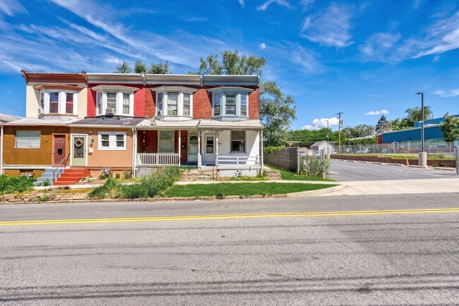 Photo - Newly Renovated 3 Bedroom, 1 Bathroom Townhouse