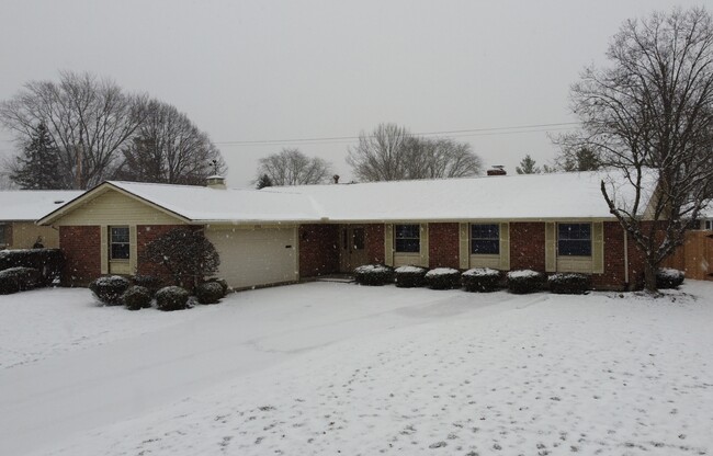 Photo - 2300 E Rahn Rd House