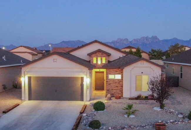 Beautiful Home in Great Location-, $500 off first months rent - Beautiful Home in Great Location-, $500 off first months rent