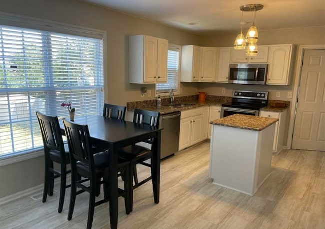 Photo - 125 Cresthaven Dr
