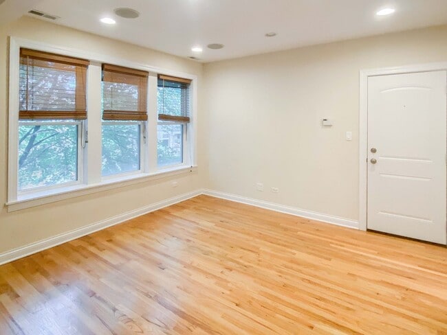 1634 W Grace St Unit 2E
