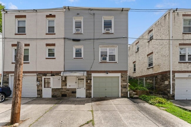 Photo - 646 N Monroe St