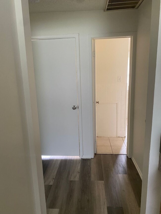 Photo - Airport Apartments