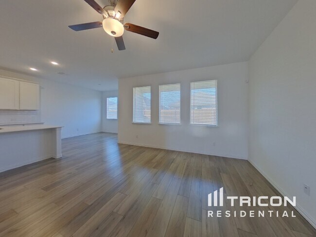 Photo - 509 Macdonald Wy