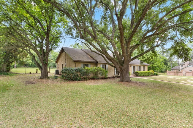 Photo - 2451 Belcher Dr