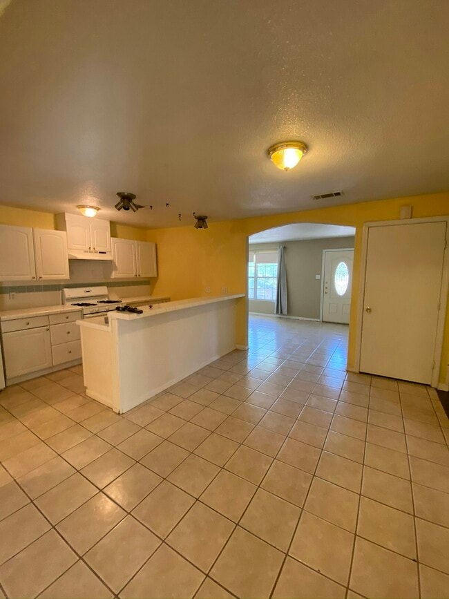 Photo - 401 Philco Dr