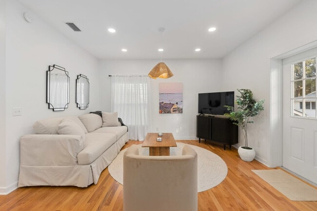 Photo - 27 Old Mission Ave Unidad ID1281956P