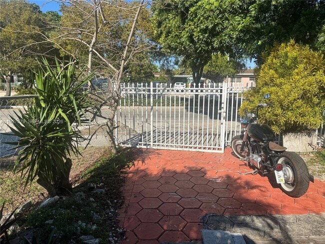 Photo - 11245 NW 62nd Ave