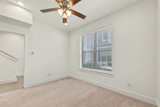 Photo - 2208 McGowen St