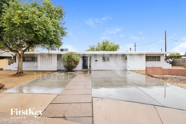 Building Photo - 2138 W Thomas Rd Rental