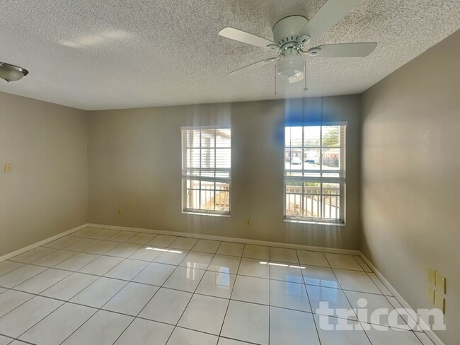 Photo - 1924 Derbywood Dr