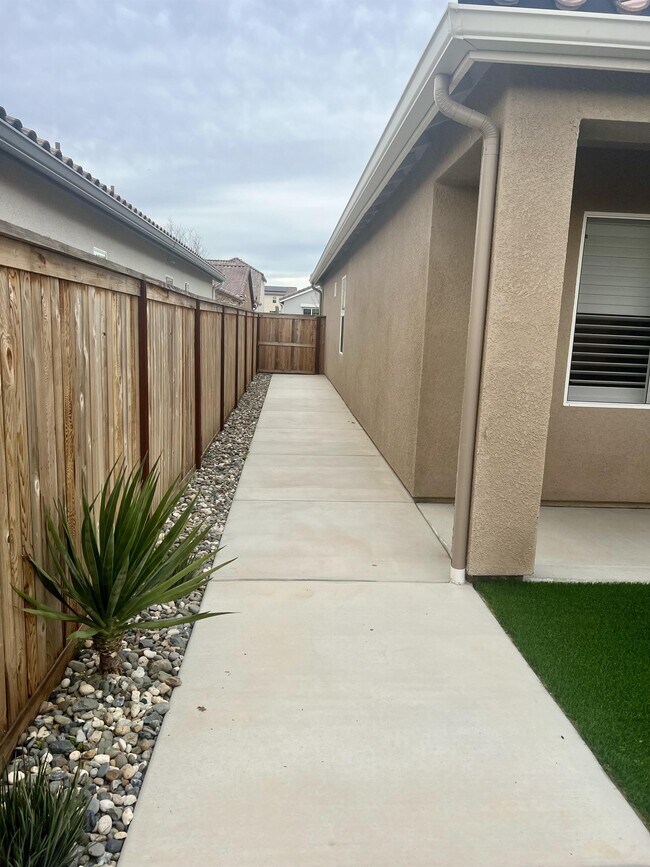 Photo - 634 Wood Crest Ave