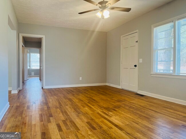 Photo - 32 N Cove Dr