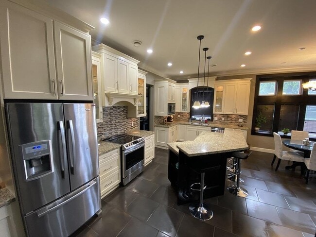 Photo - 11655-1187A 87a Ave