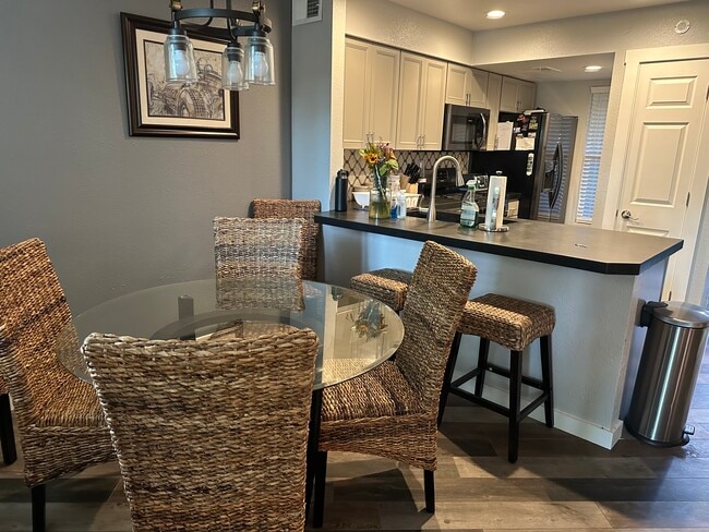 Dining area - 2910 Pennyroyal Dr
