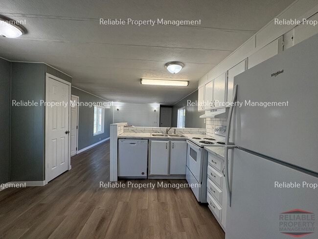 Photo - 770 Stevens Dr