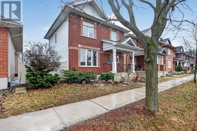 Photo - 1448 Queensdale Ave