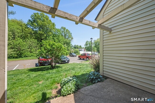Photo - 20 Little Oak Ln Unit 20