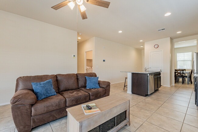 Photo - 1230 E Lee Pl