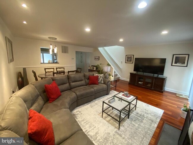 Photo - 2104 Seneca Run