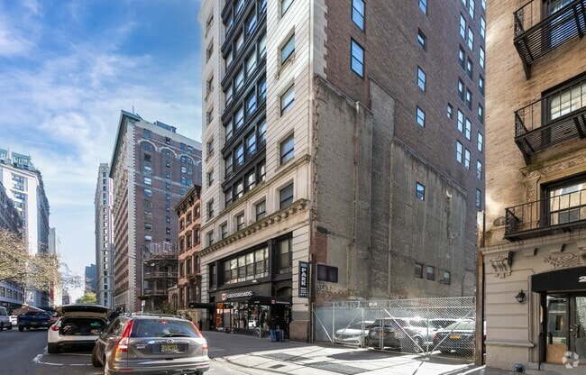 Photo - 22-24 W 26th St