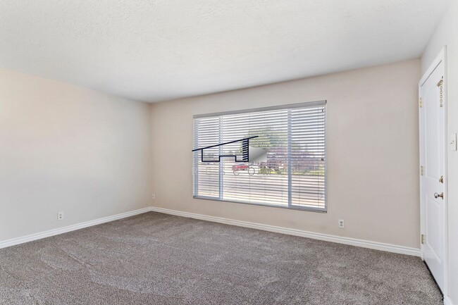 Photo - Washington Terrace 2 Bedroom Home!