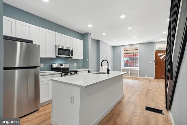 Photo - 2523 W Montgomery Ave