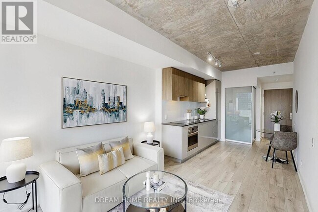 Photo - 161 Roehampton Ave Unit 508
