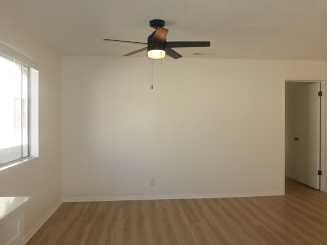 673 W 20th St Unidad 3