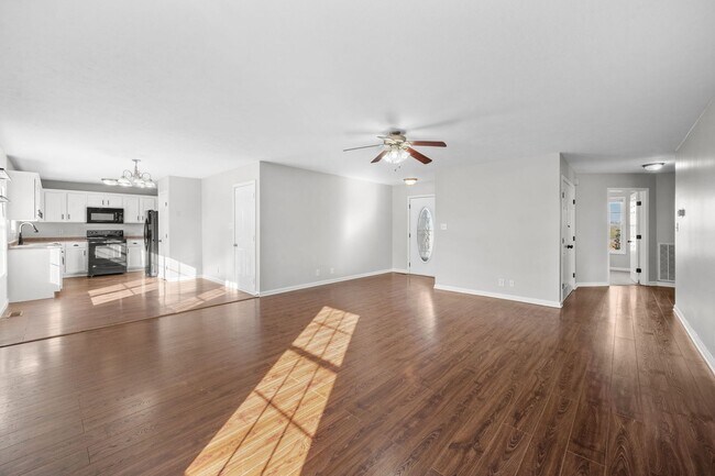 Photo - Spacious 3-Bedroom, 2-Bath Home with Over 2,000 Sq. Ft. in Oak Grove