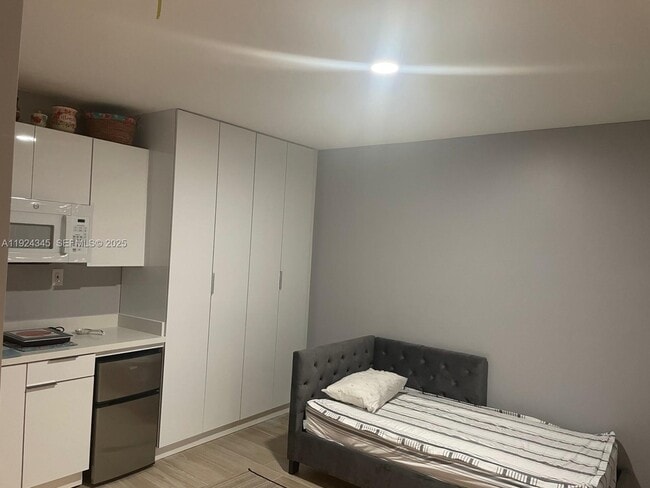 Photo - 11401 Taft St Unit 2