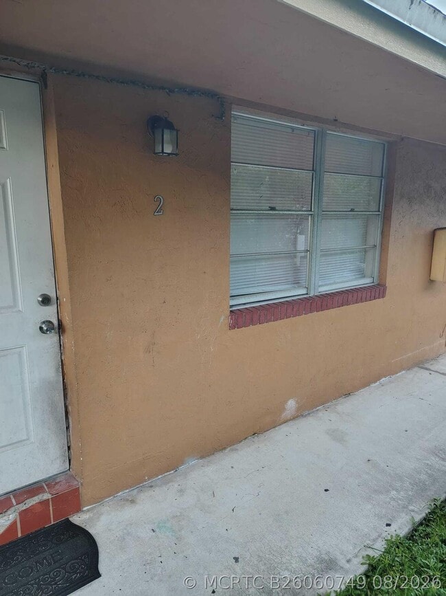 Building Photo - 2023 SW 29th Ave Unit 2