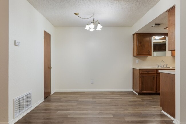 Photo - Spacious 2/1 Duplex in Central Taylor, Tx Unit 2109-A
