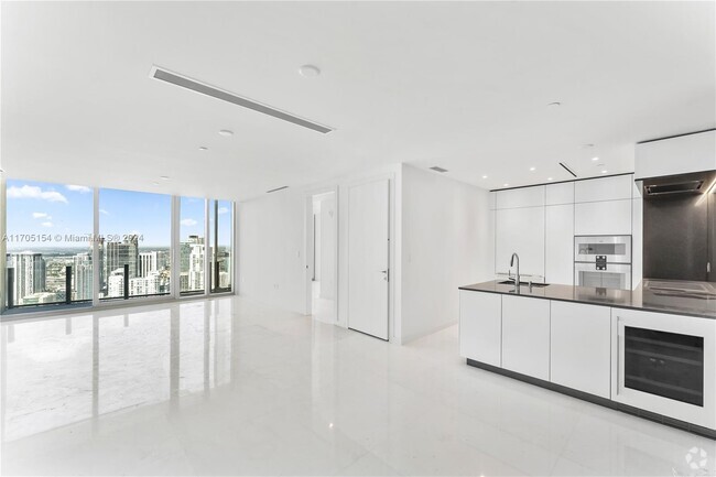 Building Photo - 300 Biscayne Blvd Way Unit 5209 Rental