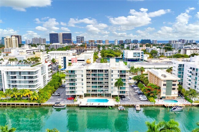Building Photo - 9500 W Bay Harbor Dr Unit 5F Rental