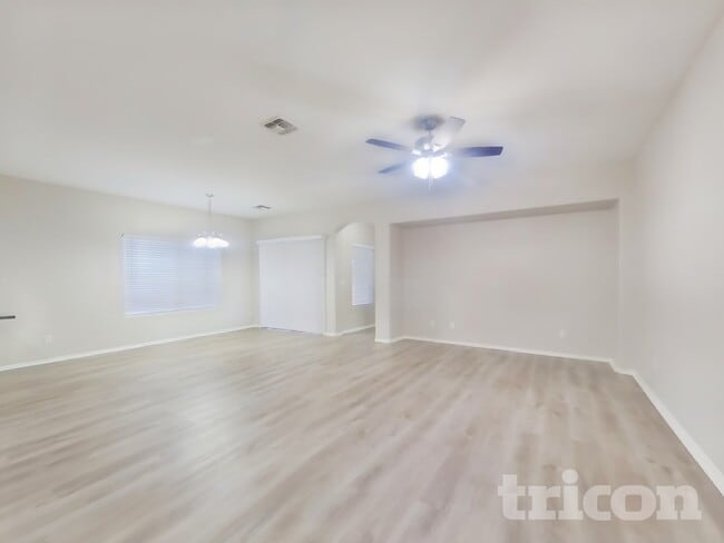 Photo - 13038 W Aster Dr